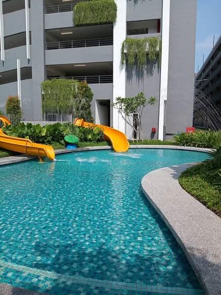 Kediaman Servis untuk Dijual di Casa Embun - Yeong . - Pool - PropertyGuru.com.my