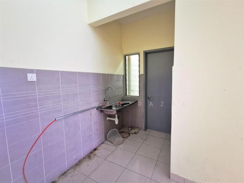 Kondominium untuk Dijual di Symphony Heights (Simfoni Heights) - Ridhwan Razak - Kitchen - PropertyGuru.com.my