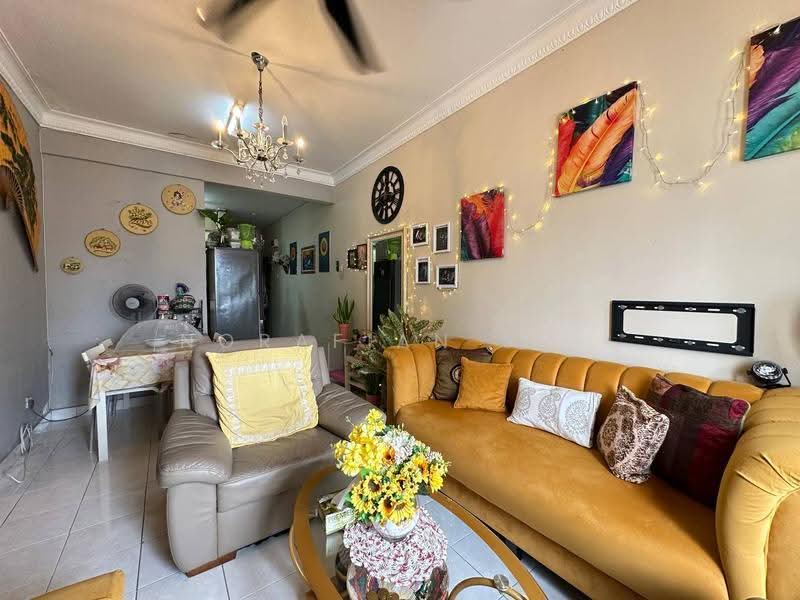 Pangsapuri untuk Dijual di Pangsapuri Berembang Indah - Norafian SMH - Living Room - PropertyGuru.com.my