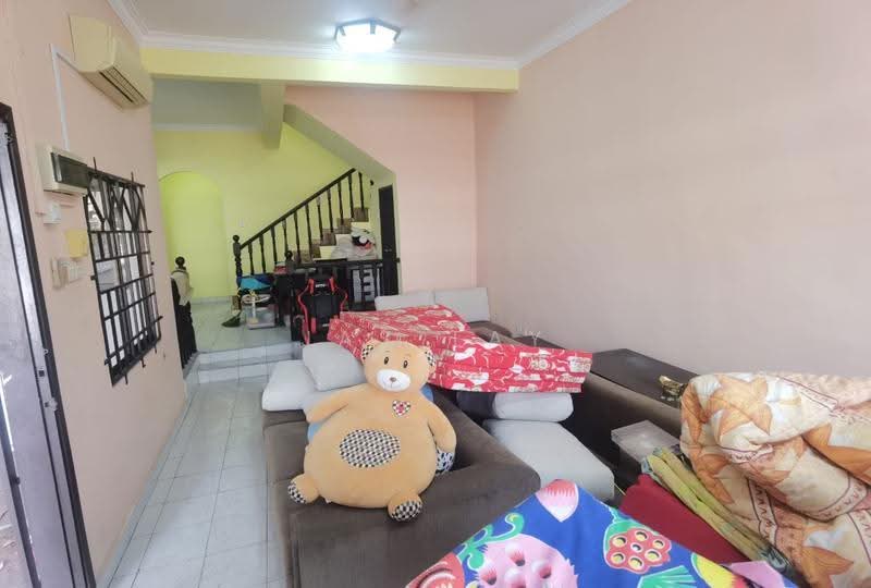 Rumah Teres 2-Tingkat untuk Disewa di Taman Johor Jaya (Johor Bahru) - Jas Tay - Living Room - PropertyGuru.com.my