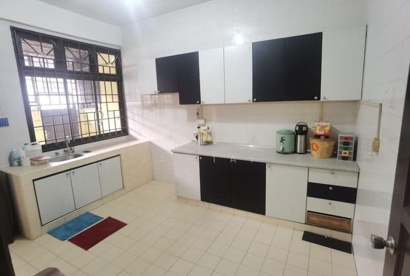 Rumah Teres 2-Tingkat untuk Disewa di Taman Johor Jaya (Johor Bahru) - Jas Tay - Kitchen - PropertyGuru.com.my