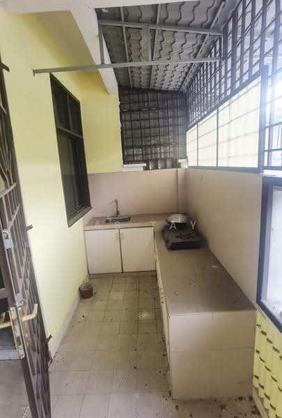 Rumah Teres 2-Tingkat untuk Disewa di Taman Johor Jaya (Johor Bahru) - Jas Tay - Kitchen - PropertyGuru.com.my