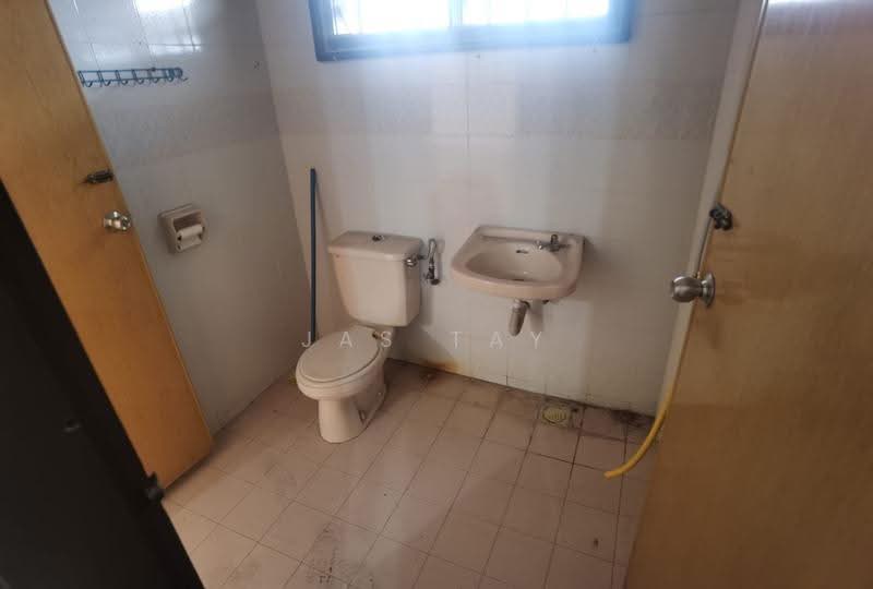 Rumah Teres 2-Tingkat untuk Disewa di Taman Johor Jaya (Johor Bahru) - Jas Tay - Bathroom - PropertyGuru.com.my