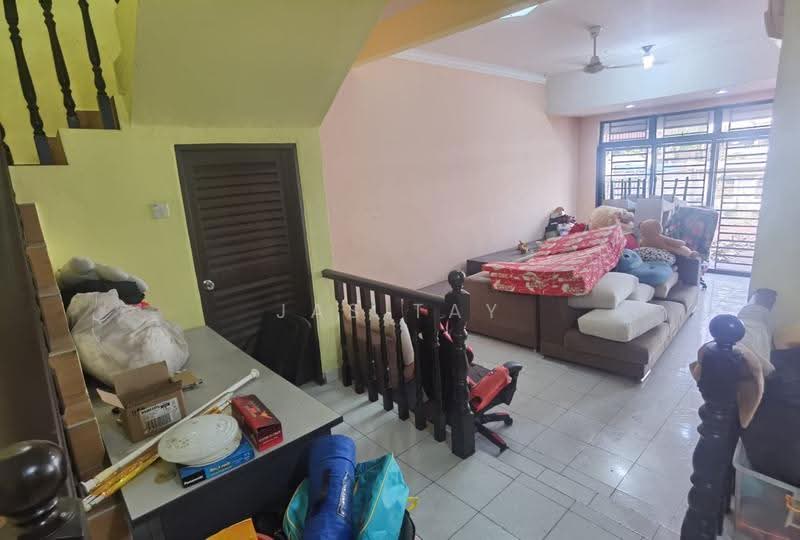 Rumah Teres 2-Tingkat untuk Disewa di Taman Johor Jaya (Johor Bahru) - Jas Tay - Living Room - PropertyGuru.com.my