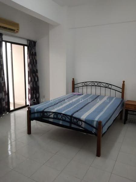 Apartment for Sale at Harbour View - Mohd Riduan - Bedroom - PropertyGuru.com.my