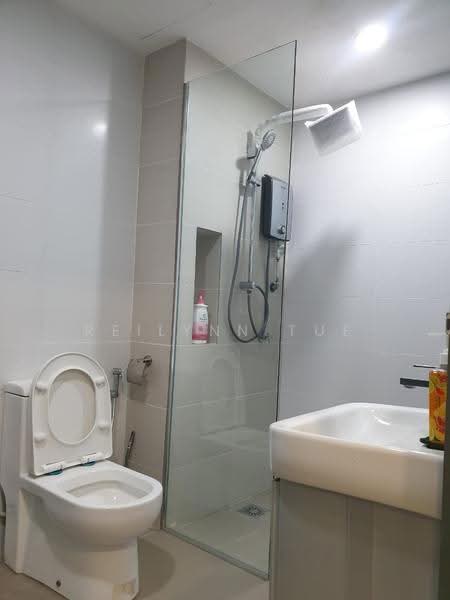 Kediaman Servis untuk Dijual di TRIO By Setia - Reilynn Tue - Bathroom - PropertyGuru.com.my