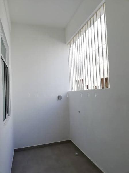 Rumah Teres 2-Tingkat untuk Dijual di Taman Bukit Perdana (Kluang) - Shanel Tee - Balcony - PropertyGuru.com.my