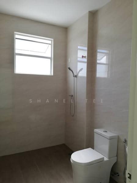 Rumah Teres 2-Tingkat untuk Dijual di Taman Bukit Perdana (Kluang) - Shanel Tee - Bathroom - PropertyGuru.com.my