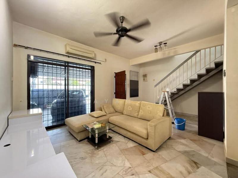 Rumah Teres 2-Tingkat untuk Dijual di Taman Song Choon (Ipoh) - Kayan . - Living Room - PropertyGuru.com.my