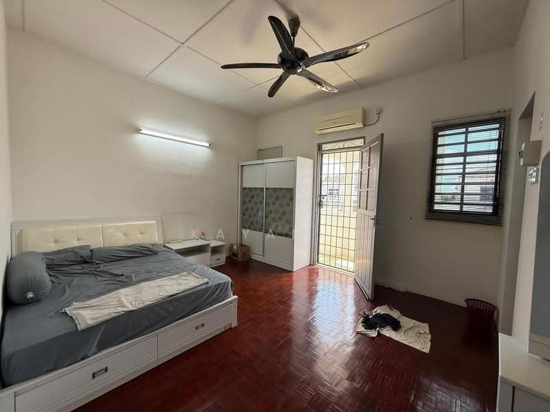 Rumah Teres 2-Tingkat untuk Dijual di Taman Song Choon (Ipoh) - Kayan . - Bedroom - PropertyGuru.com.my