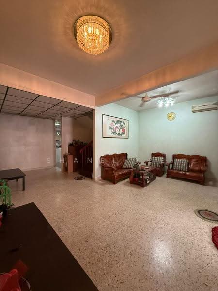 2-storey Terraced House for Sale in Taman Kluang Barat (Kluang) - Shanel Tee - Living Room - PropertyGuru.com.my