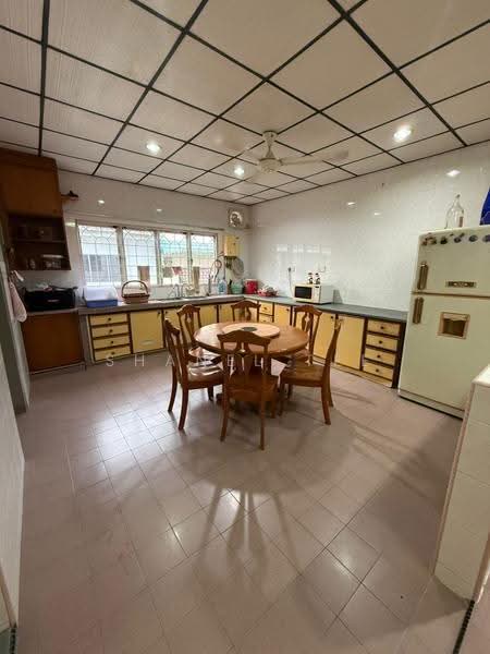 2-storey Terraced House for Sale in Taman Kluang Barat (Kluang) - Shanel Tee - Kitchen - PropertyGuru.com.my