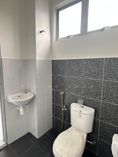 Rumah Teres 2-Tingkat untuk Dijual di Nusantara Prima (Gelang Patah) - Regina Khor - Bathroom - PropertyGuru.com.my
