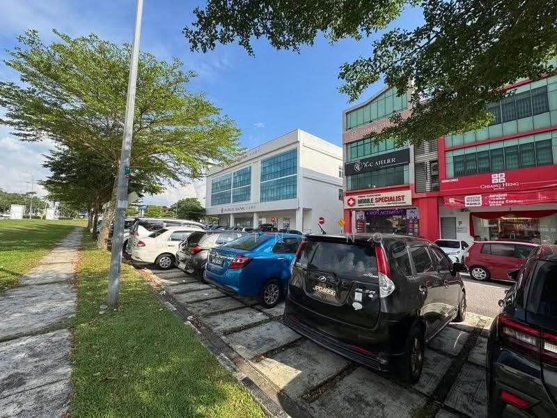 Kedai untuk Disewa di Taman Molek (Johor Bahru) - Pauline Ng - Exterior - PropertyGuru.com.my