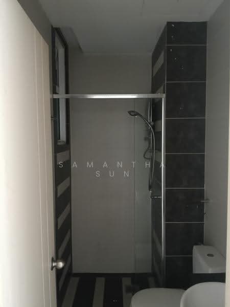 Pangsapuri untuk Dijual di Central Residence @ Sungai Besi - Samantha Sun - Bathroom - PropertyGuru.com.my