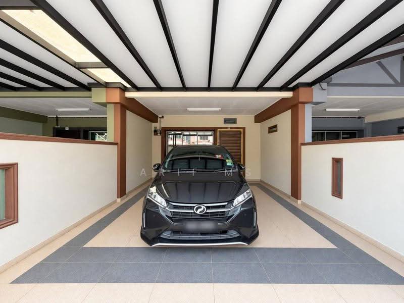 Rumah Teres 2-Tingkat untuk Dijual di Taman Scientex Pasir Gudang (Pasir Gudang) - Arif MS - Car Park - PropertyGuru.com.my