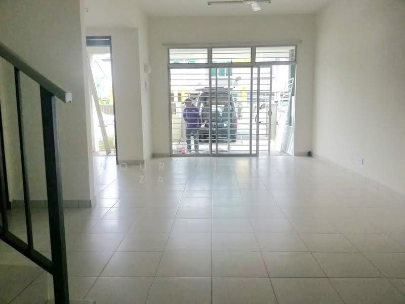 2-storey Terraced House for Sale in Taman Intan Baiduri (Sepang) - NOURBAIZURA ZAKARIA - Living Room - PropertyGuru.com.my