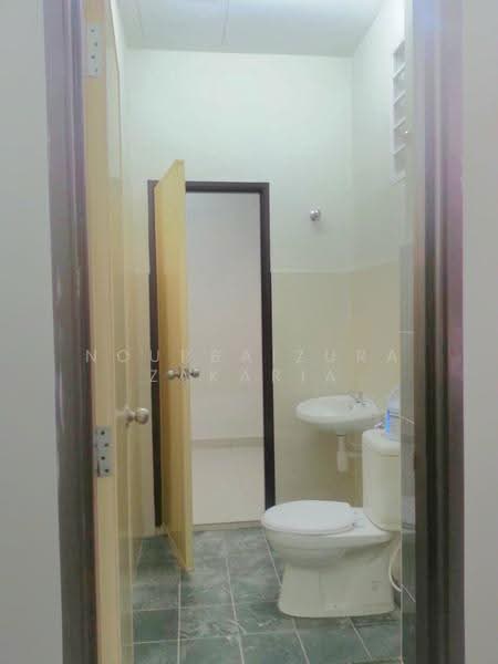 2-storey Terraced House for Sale in Taman Intan Baiduri (Sepang) - NOURBAIZURA ZAKARIA - Bathroom - PropertyGuru.com.my