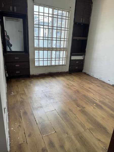 Kondominium untuk Dijual di Amadesa Resort Condominium - SL Yap - Bedroom - PropertyGuru.com.my