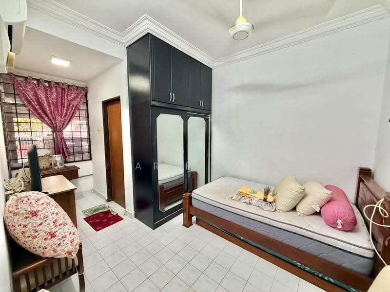 Rumah Teres 1-Tingkat untuk Dijual di Taman Puteri Wangsa (Ulu Tiram) - Arif MS - Bedroom - PropertyGuru.com.my