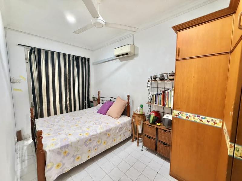 Rumah Teres 1-Tingkat untuk Dijual di Taman Puteri Wangsa (Ulu Tiram) - Arif MS - Bedroom - PropertyGuru.com.my