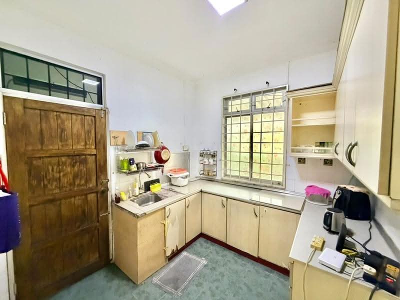 Rumah Teres 1-Tingkat untuk Dijual di Taman Puteri Wangsa (Ulu Tiram) - Arif MS - Kitchen - PropertyGuru.com.my