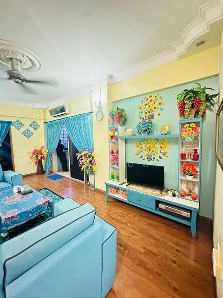 Pangsapuri untuk Dijual di Sri Impian Apartment - Ivy Low - Living Room - PropertyGuru.com.my