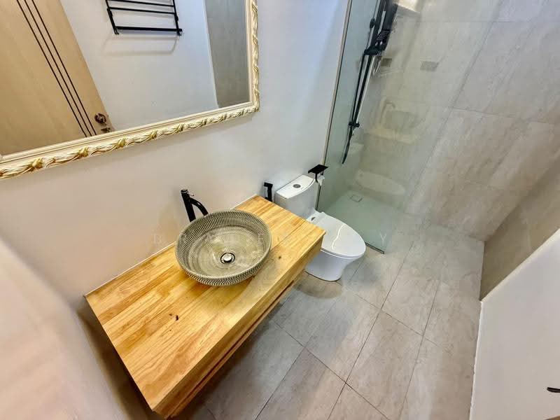 Rumah Berkembar untuk Dijual di Taman United (Jalan Klang Lama (Old Klang Road)) - Brader Ray - Bathroom - PropertyGuru.com.my