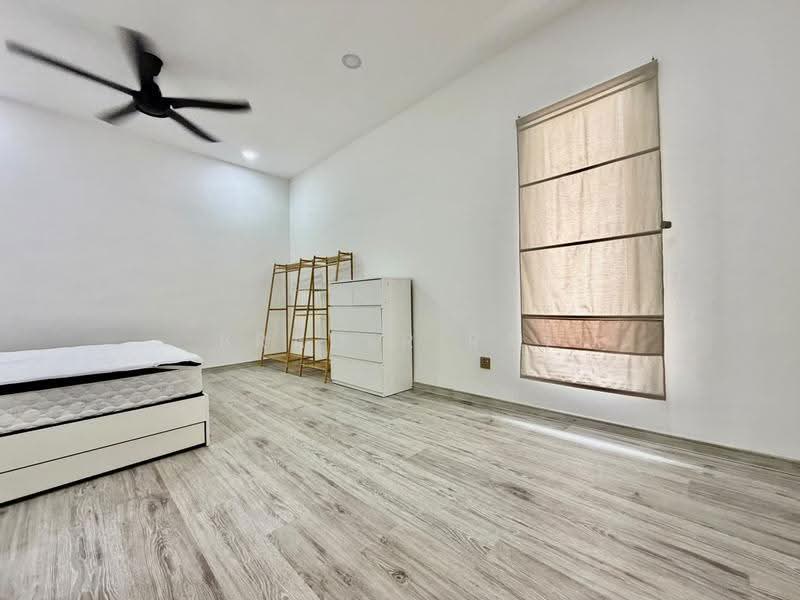 Rumah Berkembar untuk Dijual di Taman United (Jalan Klang Lama (Old Klang Road)) - Brader Ray - Bedroom - PropertyGuru.com.my