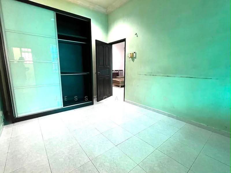 1-storey Terraced House for Sale in Taman Nusa Bestari 2 (Iskandar Puteri (Nusajaya)) - Jessica Tiew - Bedroom - PropertyGuru.com.my