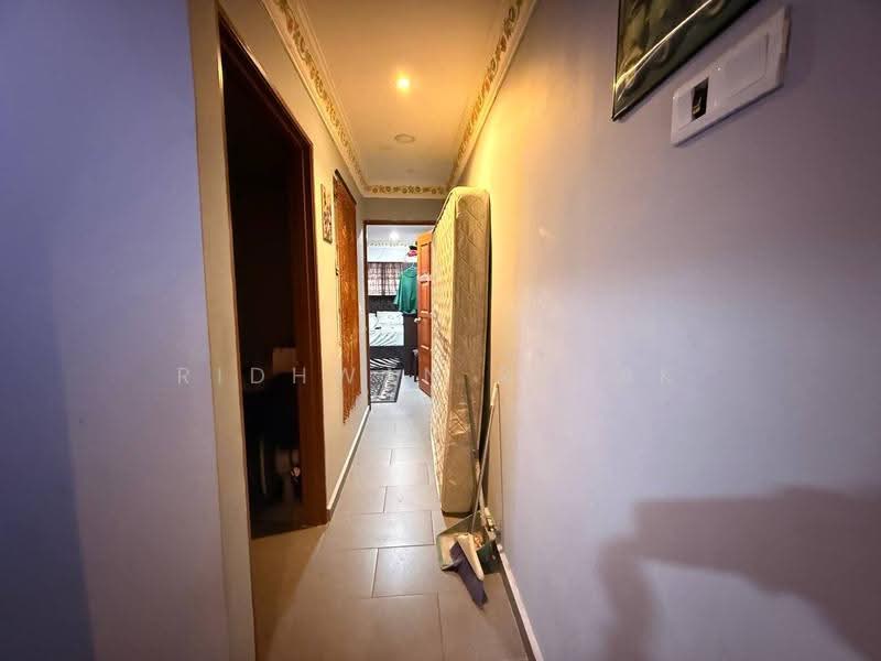 Rumah Teres 2-Tingkat untuk Dijual di Taman Muda (Ampang) - Ridhwan Razak - Corridor - PropertyGuru.com.my