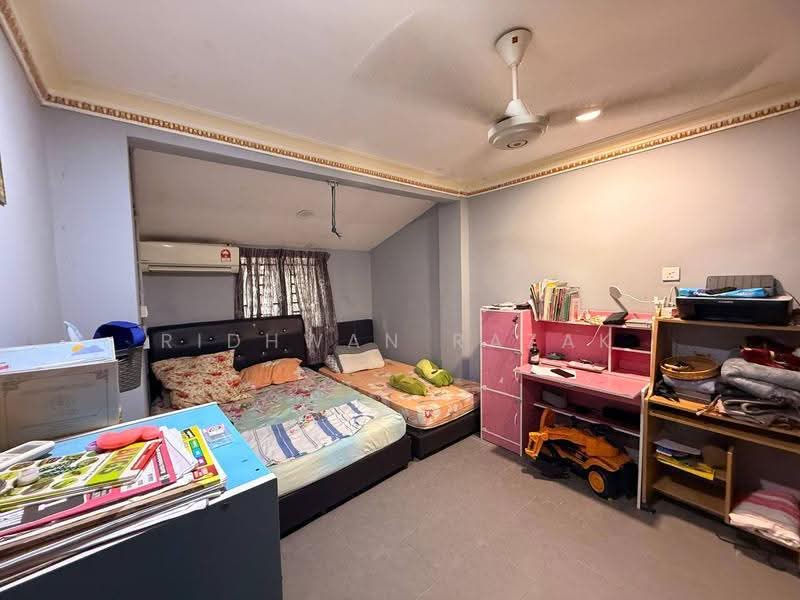 Rumah Teres 2-Tingkat untuk Dijual di Taman Muda (Ampang) - Ridhwan Razak - Bedroom - PropertyGuru.com.my