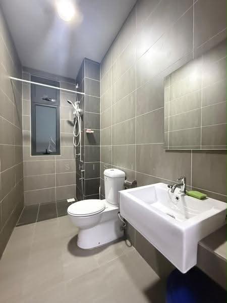 Service Residence for Sale at 8Scape Residence @ Sutera - Shishi . - Bathroom - PropertyGuru.com.my