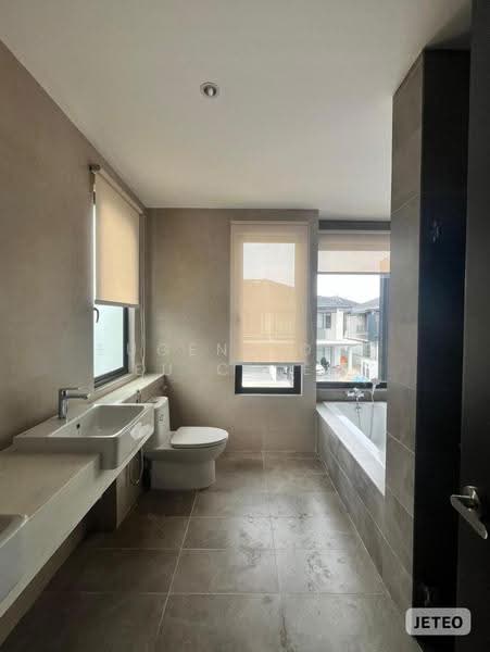 Rumah Teres untuk Disewa di Kota Kemuning (Shah Alam) - Eugene Ong Eu chieh - Bathroom - PropertyGuru.com.my