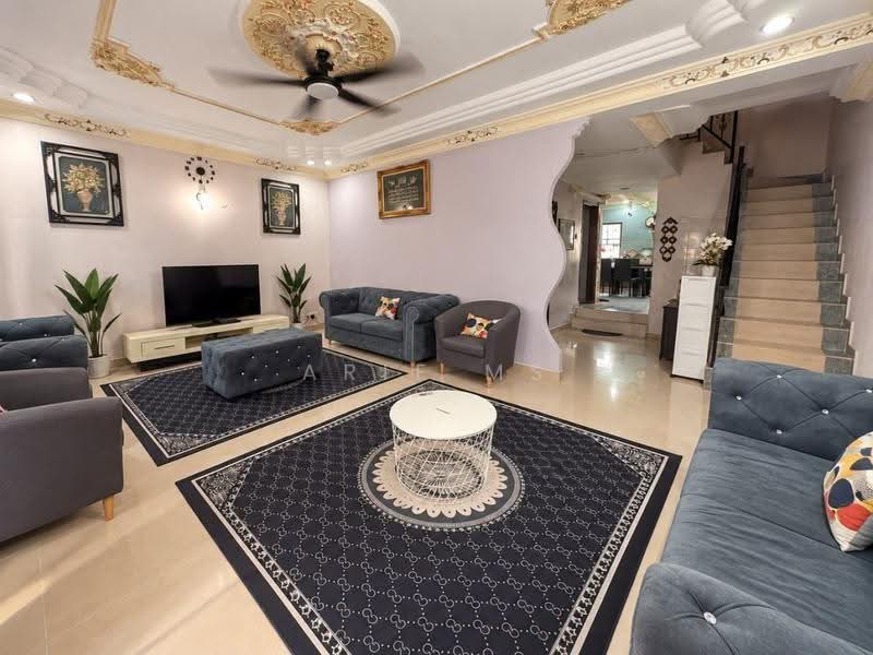 Rumah Teres 2-Tingkat untuk Dijual di Taman Bukit Tiram (Ulu Tiram) - Arif MS - Living Room - PropertyGuru.com.my