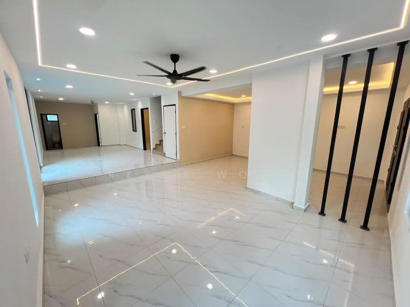 Rumah Berkembar untuk Dijual di Johor Bahru (Johor) - Reyna Wong - Living Room - PropertyGuru.com.my