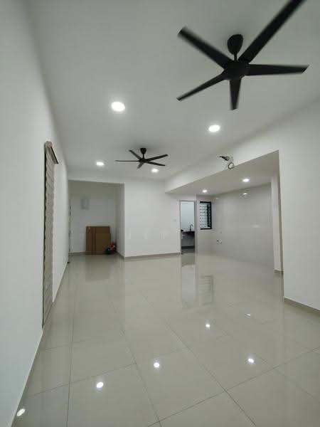 Kondominium untuk Dijual di Sg Long Residence - Jeff Cheah - Living Room - PropertyGuru.com.my