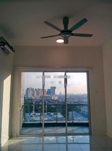 Kediaman Servis untuk Dijual di Skypod Residence - Lydia Loo - Balcony - PropertyGuru.com.my