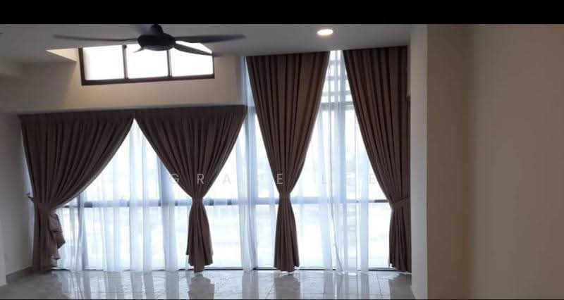 Kediaman Servis untuk Dijual di Pacific Star (Service Residence) - Grace Lee - Living Room - PropertyGuru.com.my