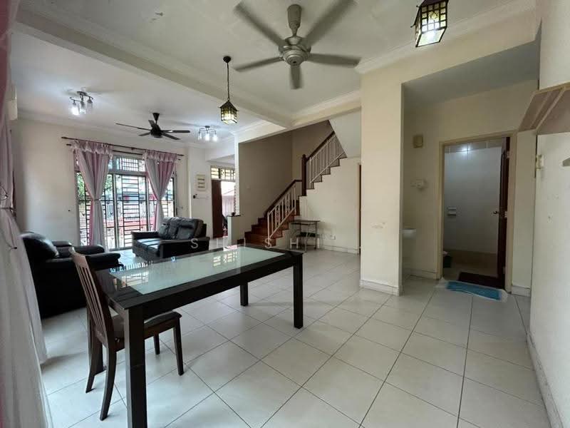 Rumah Kluster untuk Dijual di Taman Gaya (Ulu Tiram) - Shishi . - Living Room - PropertyGuru.com.my