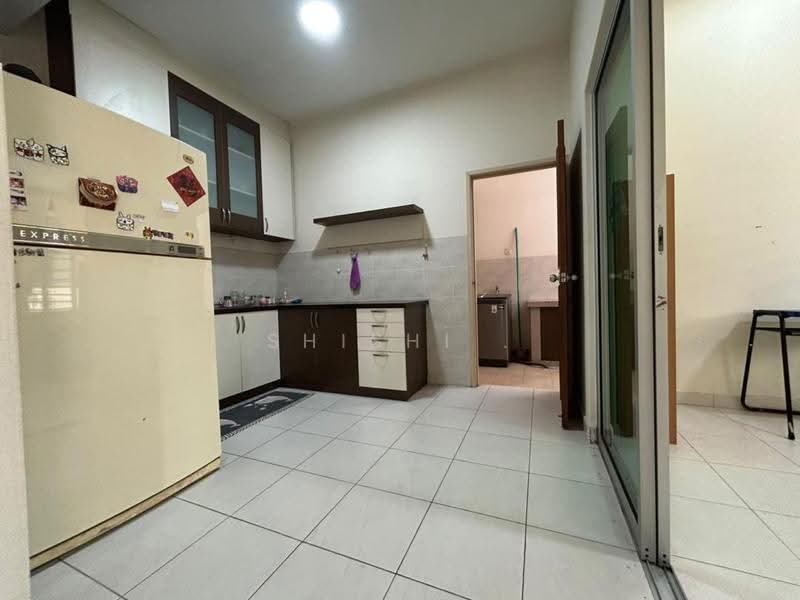 Rumah Kluster untuk Dijual di Taman Gaya (Ulu Tiram) - Shishi . - Kitchen - PropertyGuru.com.my