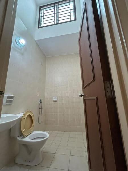 Rumah Kluster untuk Dijual di Taman Gaya (Ulu Tiram) - Shishi . - Bathroom - PropertyGuru.com.my