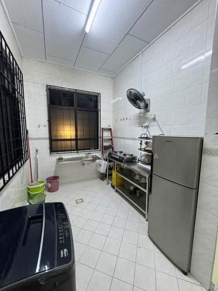 1-storey Terraced House for Rent in Taman Daya (Johor Bahru) - Christina Ling - Kitchen - PropertyGuru.com.my