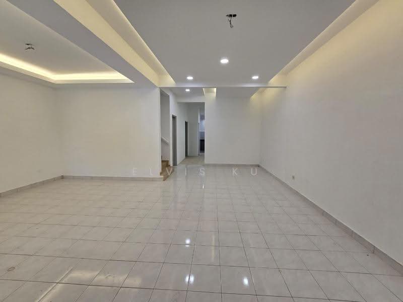 Rumah Teres untuk Dijual di Bandar Putra Kulai (Kulai) - Elvis Ku - Living Room - PropertyGuru.com.my