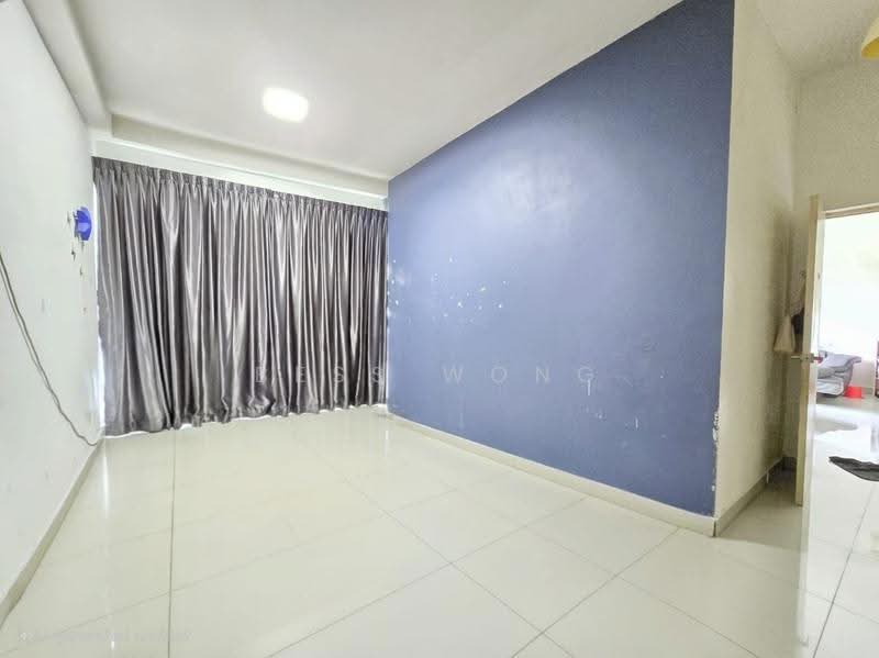 Kediaman Servis untuk Dijual di Palazio - Bess Wong - Living Room - PropertyGuru.com.my