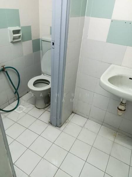Shop / Office untuk Disewa di Usj 10 (Subang Jaya) - Katherine Lam - Bathroom - PropertyGuru.com.my