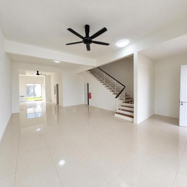 Rumah Teres 2-Tingkat untuk Disewa di Dengkil (Selangor) - Ruqayyah Hashim - Living Room - PropertyGuru.com.my