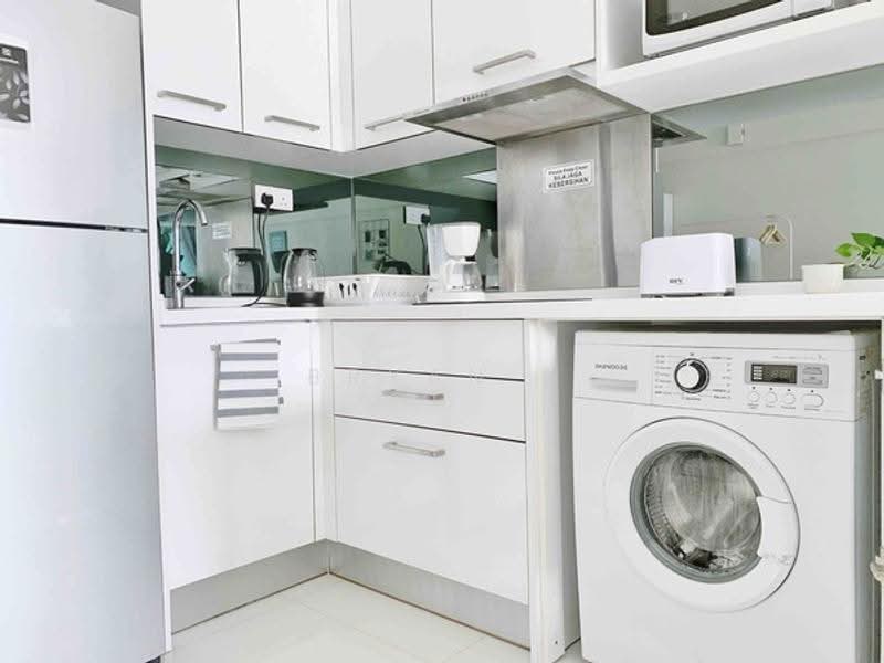 Kediaman Servis untuk Disewa di Mercu Summer Suites - Bryan . - Kitchen - PropertyGuru.com.my