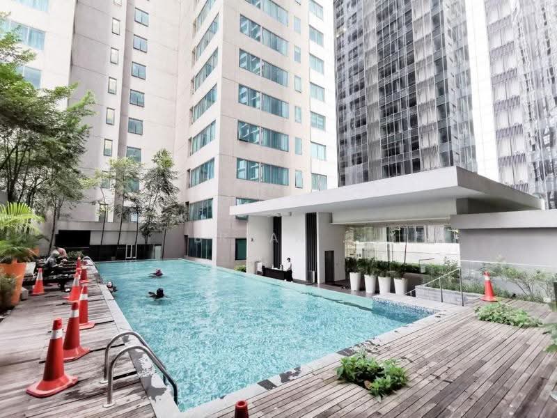 Kediaman Servis untuk Disewa di Mercu Summer Suites - Bryan . - Pool - PropertyGuru.com.my