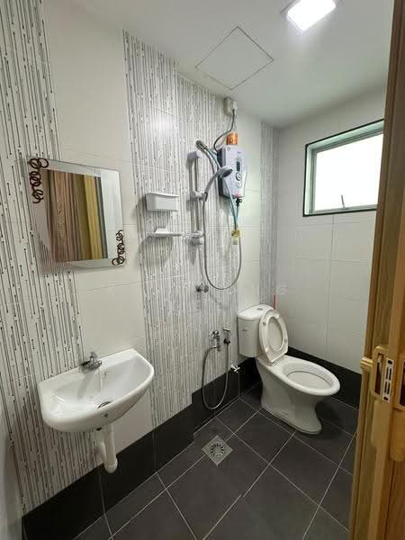Apartment for Rent at Sky Garden Residences - Kar Long Lee - PropertyGuru.com.my
